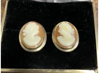 Pr Of 10k Gold Womans Cameo Earrings . Excellent Condition