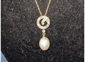 10k Yellow Gold DIamond And Pearl Pendant On Chain - Marked 'Baith'