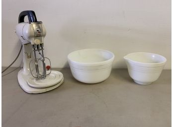 Vintage Hamilton Beach White Mixer With Bowls