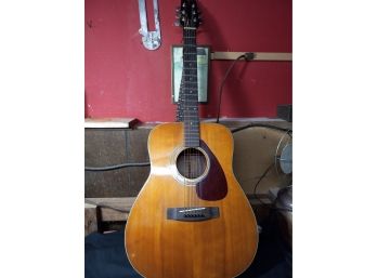 Yamaha Acoustic Guitar