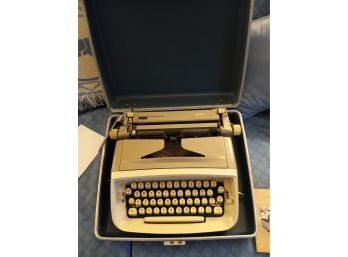 Antique New Royal Typewriter With Case