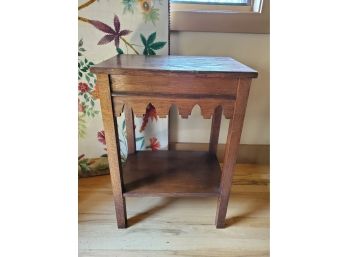 Early 20th Century Country Rustic-style End Table With Crenelated Apron