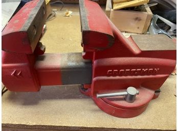 A  VINTAGE CRAFTSMAN 391-5181 BENCH VISE, 5' JAW