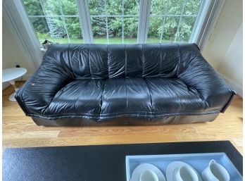 CONTEMPORARY BLACK LEATHER SOFA