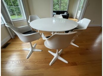 EERO SAARINNEN TULIP TABLE WITH FIVE CHAIRS BY BURKE FURNITURE CO.