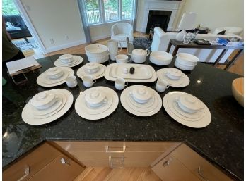 LARGE SERVICE OF ROSENTHAL PORCELAIN (43 PIECES)