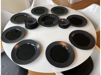 26 PIECES ROSENTHAL PORCELAIN DINNERWARE IN BLACK