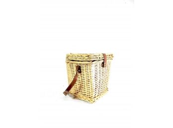 Wicker Picnic Basket With Bottle Holders