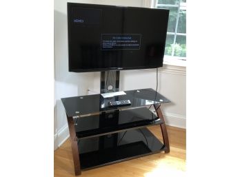 Like New SAMSUNG 40' Smart TV With Remote Control - Comes With Like New Glass Stand READY TO ENJOY !