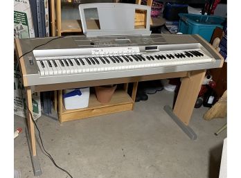 Yamaha Electric Keyboard Piano