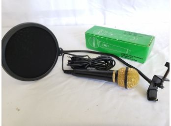 Microphone With Pop Filter