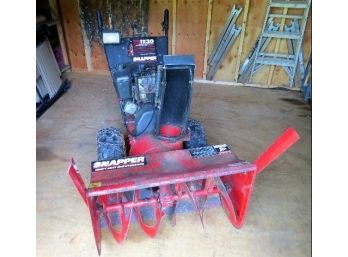 Snapper 11hp Tecumseh Snow King 30' Cut Snowblower W/Light, Drift Cutters - Running