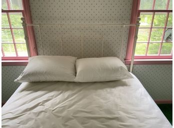 Newer SERTA Full Size Bed With Off White Metal Headboard