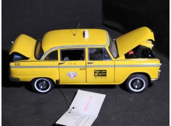 RARE Franklin Mint 1/24th Checker Cab Taxi Diecast Car