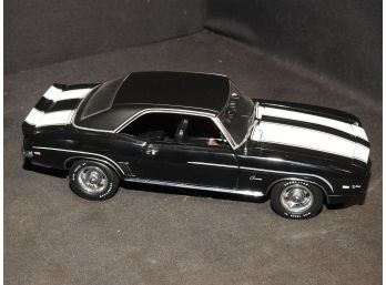 Franklin Mint 1/24th Limited Edition 1969 Camaro Z28 Diecast Car