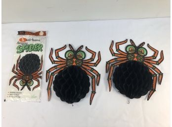 2 Hanging Art Tissue Spider's Decorations