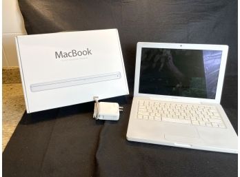 Apple Mac MacBook 2ghz With 120gb Drive