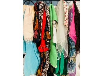 Collection Of Ladies Scarves - 18 Pieces