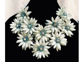 Large Figural Daisy Necklace