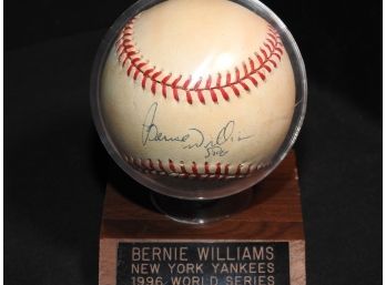 Signed NY Yankees Superstar Bernie Williams 1996 World Series Base Ball