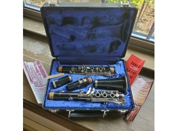 Vintage Bundy Clarinet 577 & Original Form Fitted Case. The Selmer Company