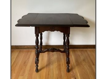 Lovely Antique Mahogany Double Drop Leaf Side Table / Lamp Table With One Drawer / Turned Spindle Legs