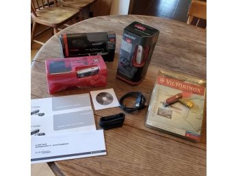 3 Vitorinox Swiss Army Knife Swissbits & Swissmemory New In Packages