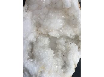 2LB.2oz ,6inches X 5 Inches ,Quarts Crystal Geode