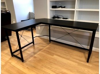 Black Minimalist Corner Computer Desk With Metal Accent