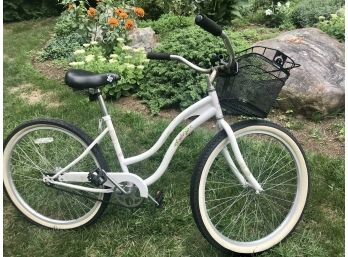 Woman's COLUMBIA Beach Cruiser Bike