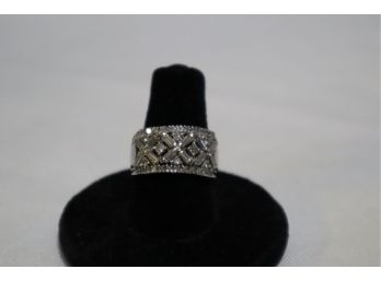 14K White Gold With Diamonds Ring Size 6.5 Weight 7.28 Grams