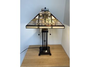 Decorative Slag Glass Table Lamp