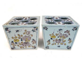 Pair Of Delft Williamsburg Restoration Floral Frogs