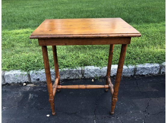 Vintage End Table With Turned Legs And Stretcher