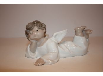 Vintage Retired LLADRO #4541 Laying Down Cherub Angel Porcelain Figurine