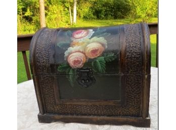 Flip Top Trunk With Rose Decoration