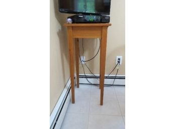 Square Wooden Pine Corner Accent Table