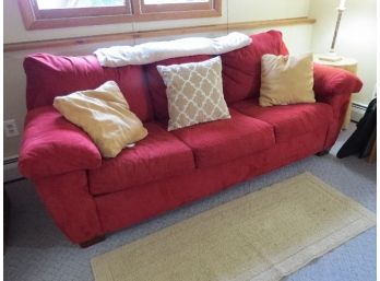 Attractive Plush & Comfortable Red Queen Size Sleeper Pull Out Sofa W/accessory Pillows & Throw