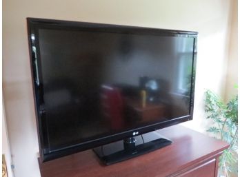 47' High Def 1080p TV By LG W/remote- In Good Working Condition