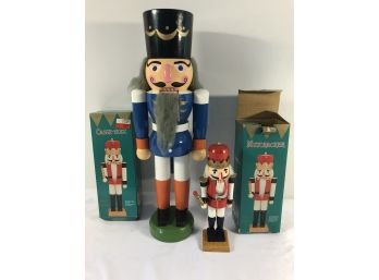 3 Nutcrackers 2 In A Box