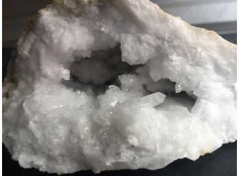 Quartz Crystal Geode, 1LB.15oz , 6 Inches