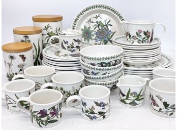 A Large Collection Portmerion 'The Botanic Garden' Dinner Service