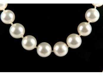 14K Gold Clasp Costume Pearl Necklace