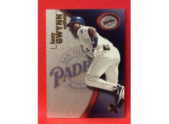 2001 Fleer EX Tony Gwynn Card