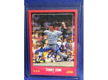 1988 Score Tommy John Autographed Baseball Card