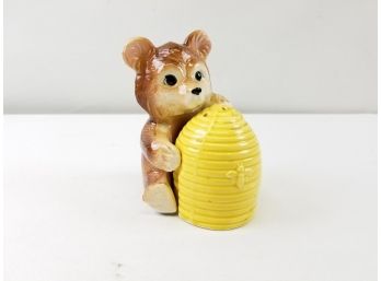 Vintage Ceramic Bear And Beehive Salt And Pepper Shakers