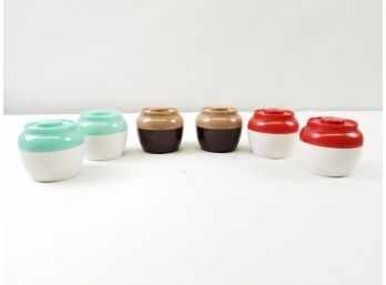 Lot Of Mid Century Modern Honey Jar Shaped Plastic Salt And Pepper Shakers