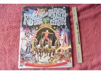 Vtg Ringling Bros & Barnum Bailey Circus Magazine With Poster Inside 1975