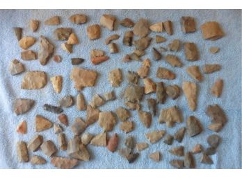 (A) Lot Of Native American Artifacts Handmade Arrowheads & Broken Flint