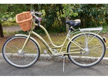 Electra Townie 700C Womens Bike With Basket (RETAIL $1,342)